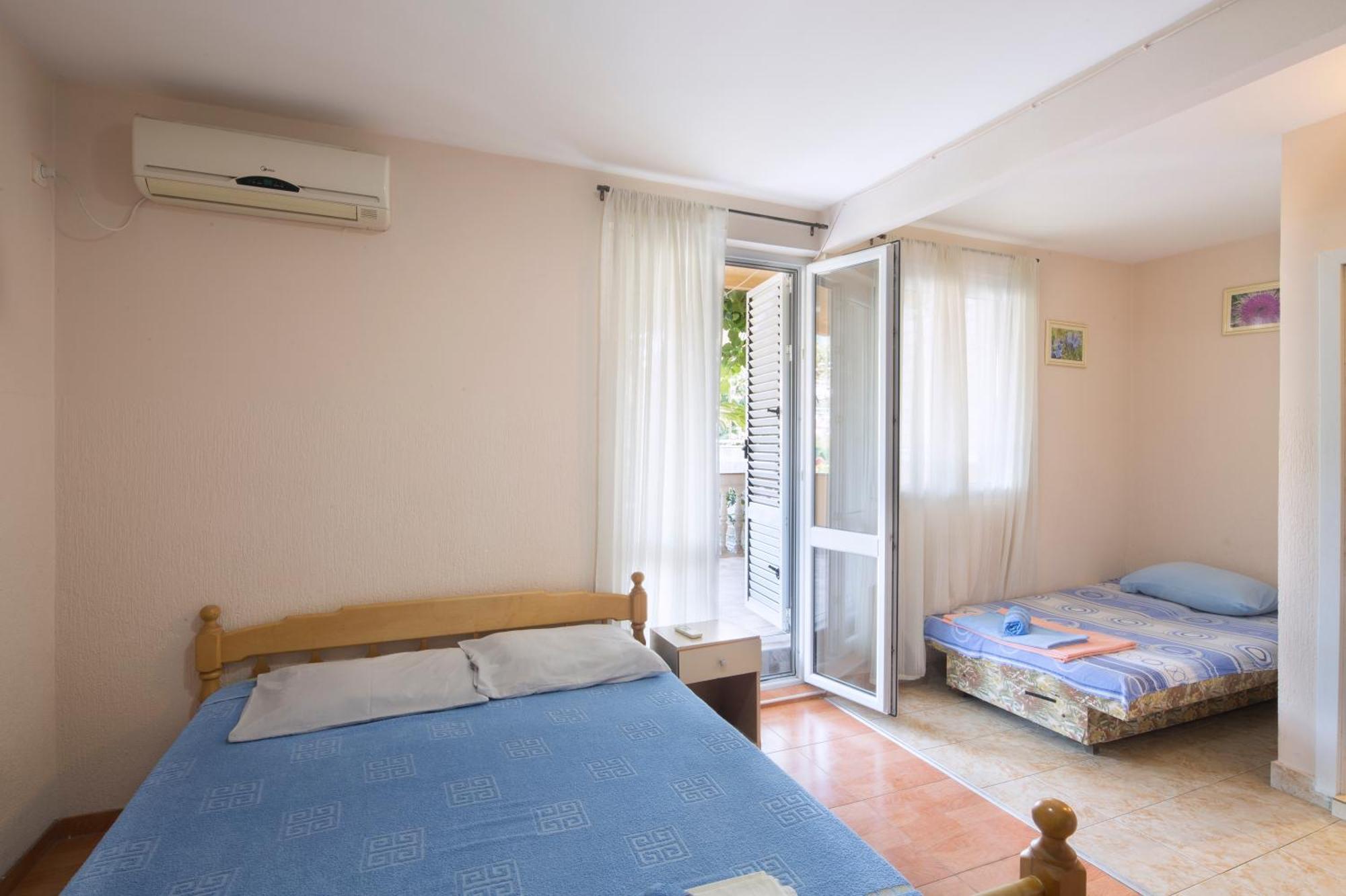 Apartments Antic Budva Pokoj fotografie
